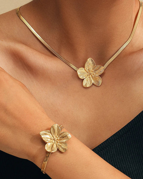Parure fleur or