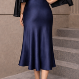 Jupe satin bleu marine midi de dos