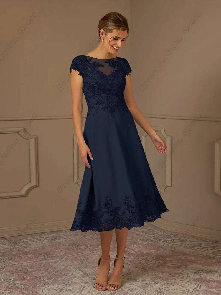 Robe en dentelle bleu marine pour mariage