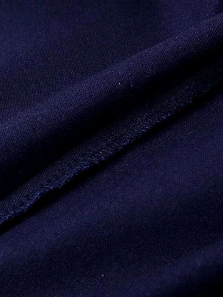 Tissu d'une robe pour femme couleur bleu marine