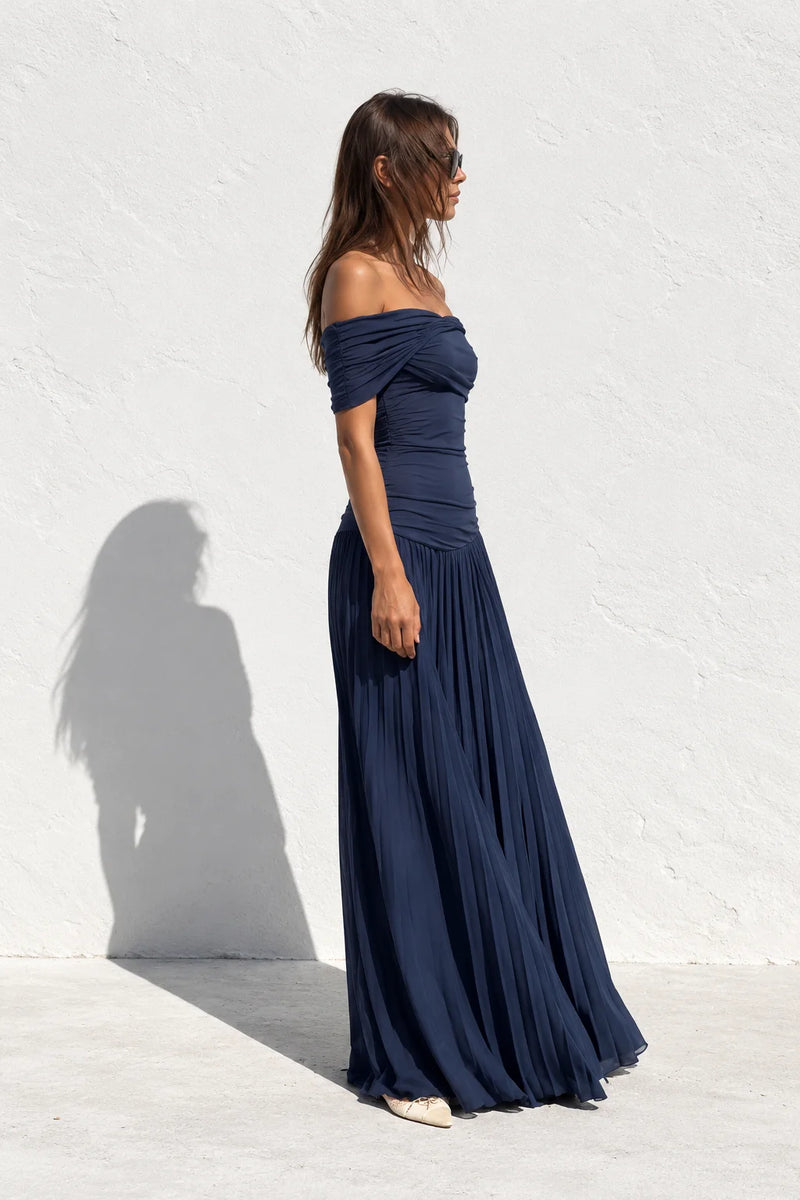 Robe longue plissée bleu marine