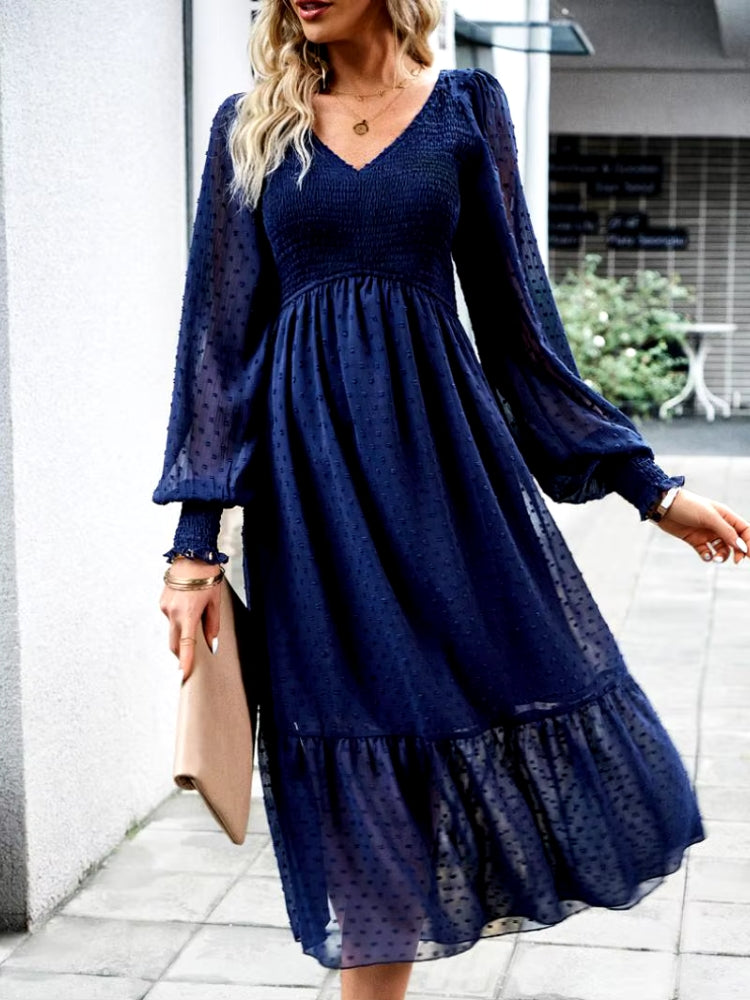 Robe mi-longue fluide, couleur bleu marine